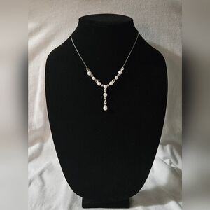 Elegant Pearl Drop Necklace
